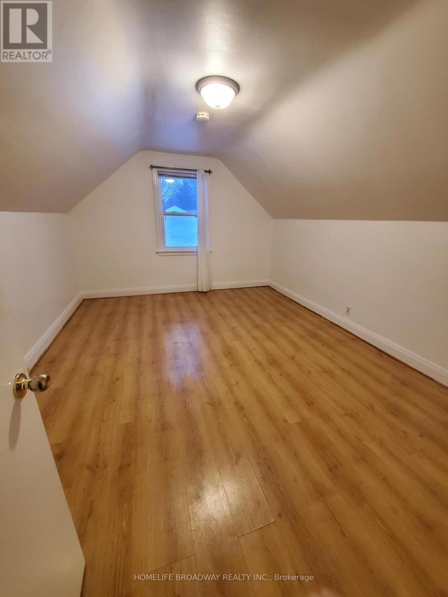 Main And Second Floors - 9 Lamont Avenue, Toronto, Ontario  M1S 1A8 - Photo 4 - E12665948