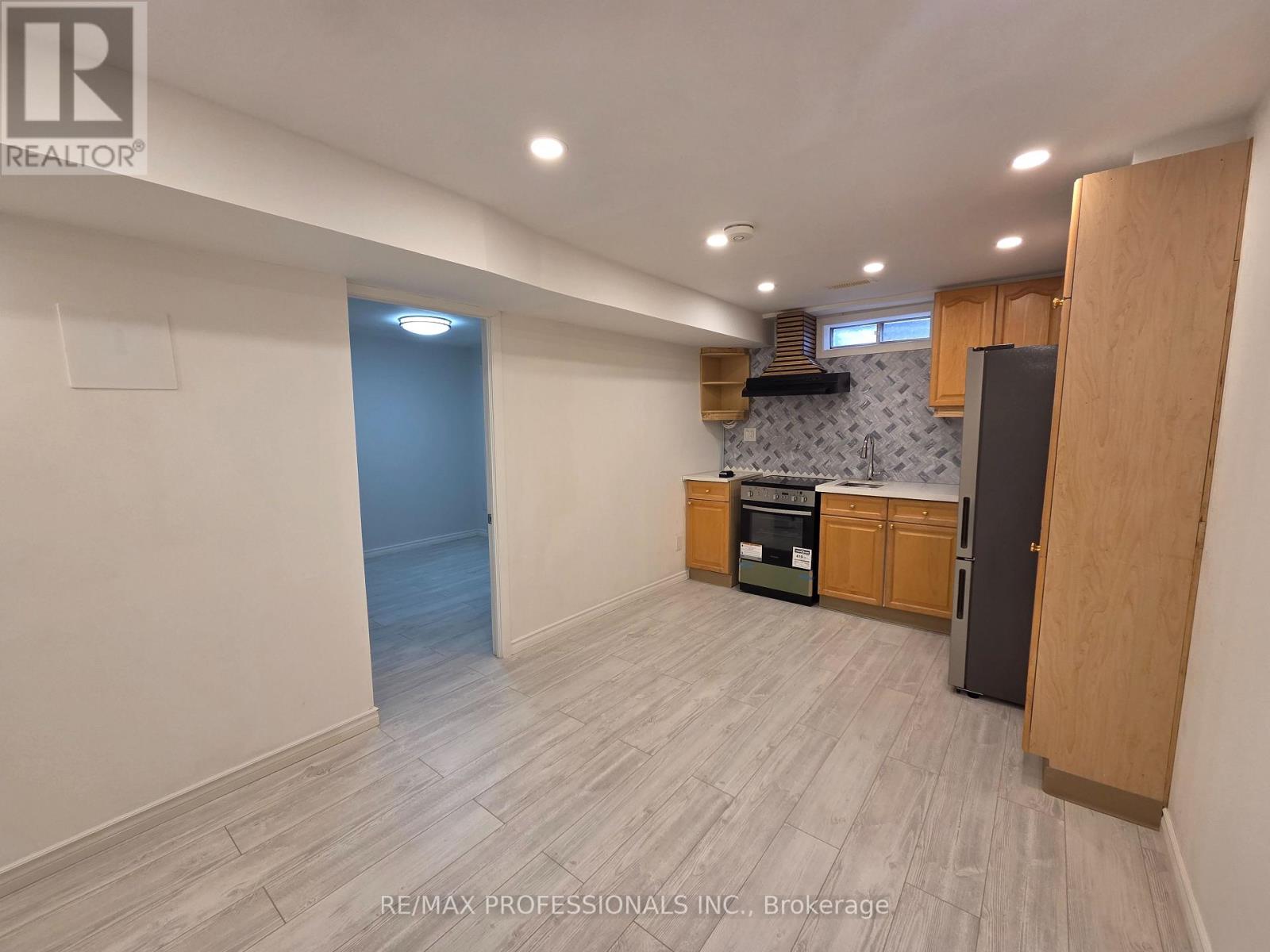 31 Lower - 3079 Fifth Line W, Mississauga, Ontario  L5L 3T1 - Photo 6 - W12669432