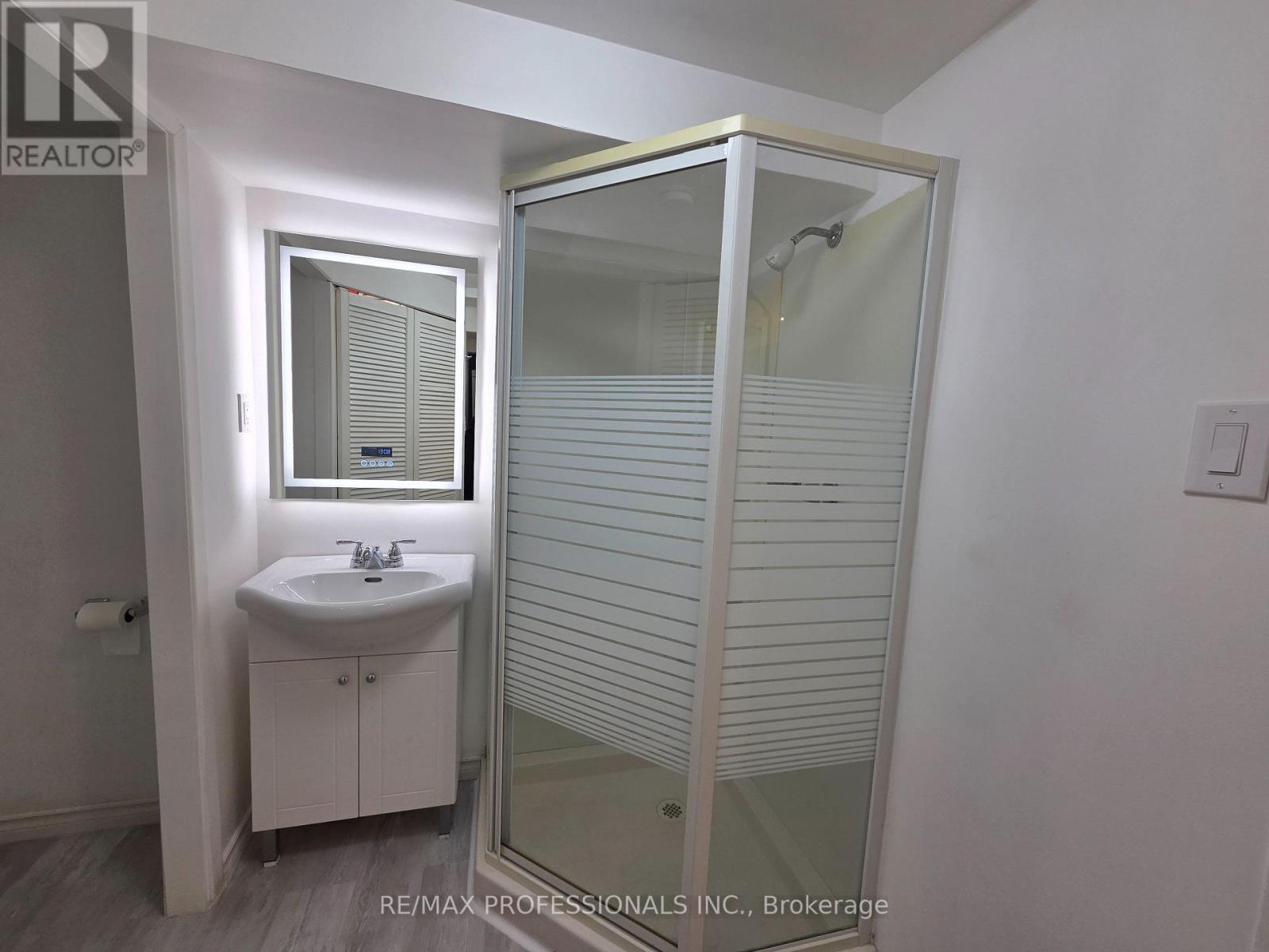 31 Lower - 3079 Fifth Line W, Mississauga, Ontario  L5L 3T1 - Photo 13 - W12669432