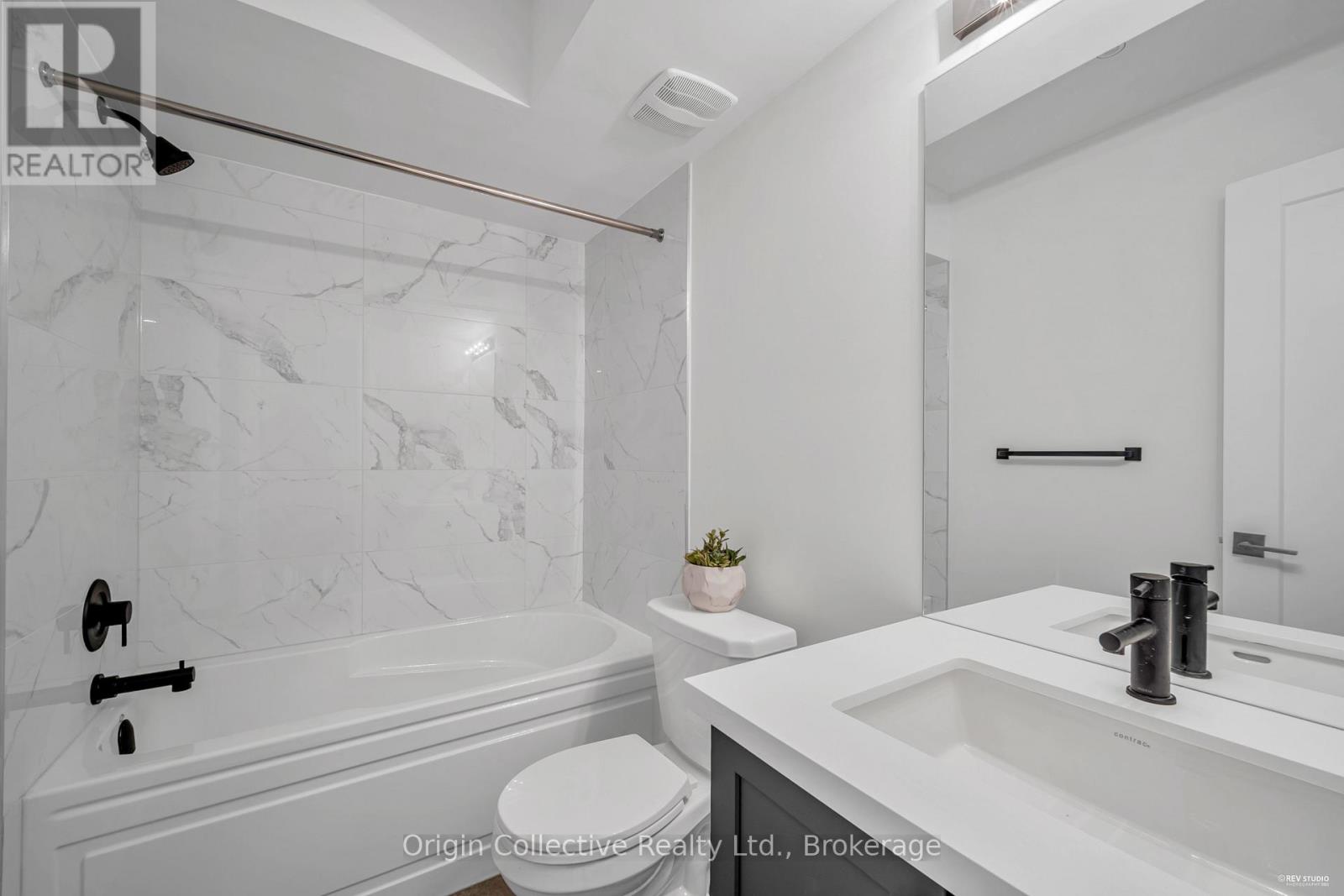 6 Howick Lane, Richmond Hill, Ontario  L4C 5T1 - Photo 19 - N12407431