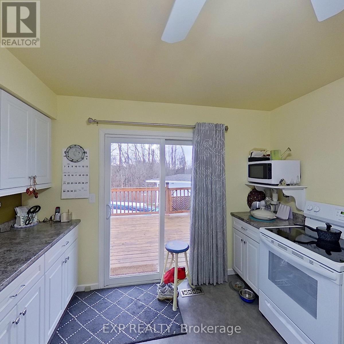 14 Dixie Place, Belleville, Ontario  K8P 5A9 - Photo 4 - X12669818