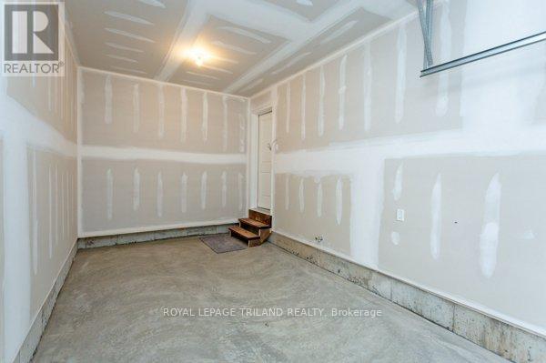 22 - 3025 Doyle Drive, London South, Ontario  N6M 0H2 - Photo 39 - X12669776