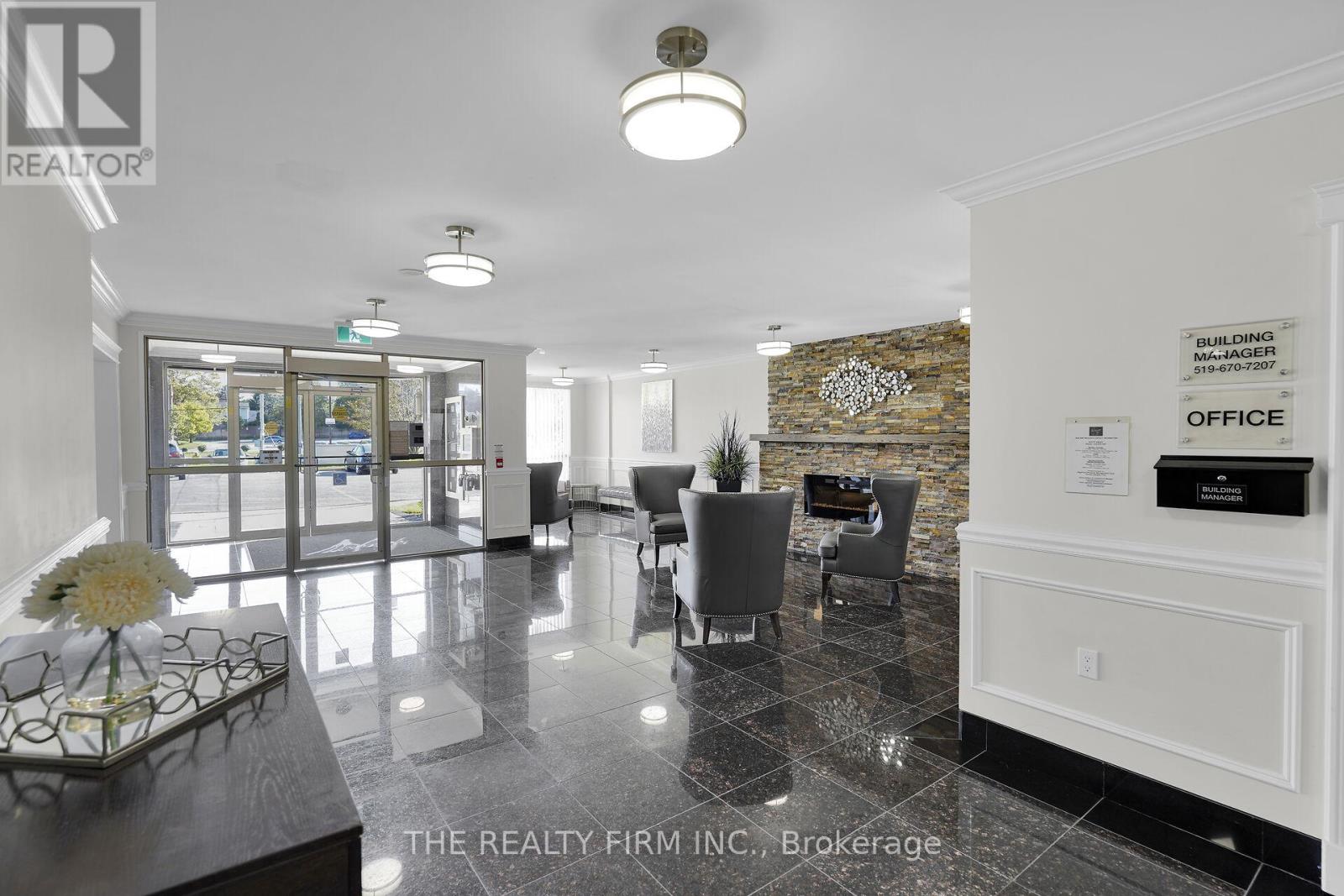 107 - 353 Commissioners Road W, London South, Ontario  N6J 0A3 - Photo 4 - X12669830