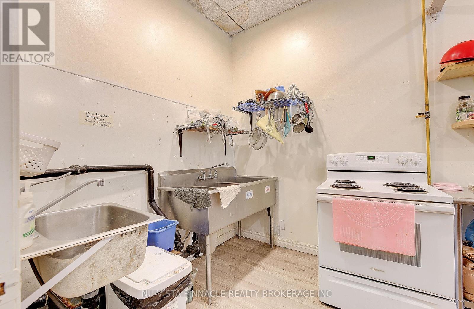 5 - 276 Wharncliffe Road, London North, Ontario  N6H 2C3 - Photo 18 - X12669834