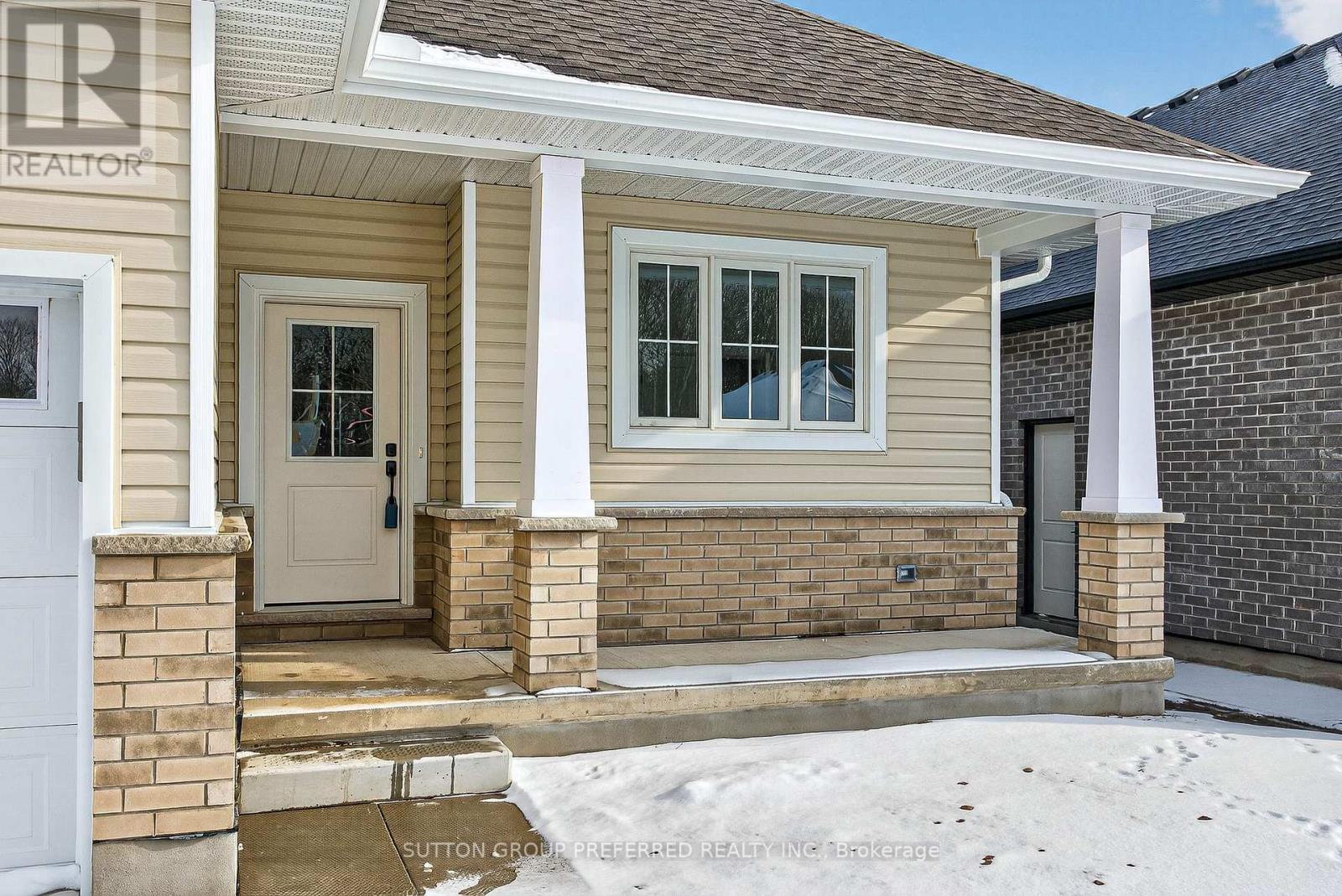 37 Ayrshire Avenue, St. Thomas, Ontario  N5P 3S6 - Photo 5 - X12669860