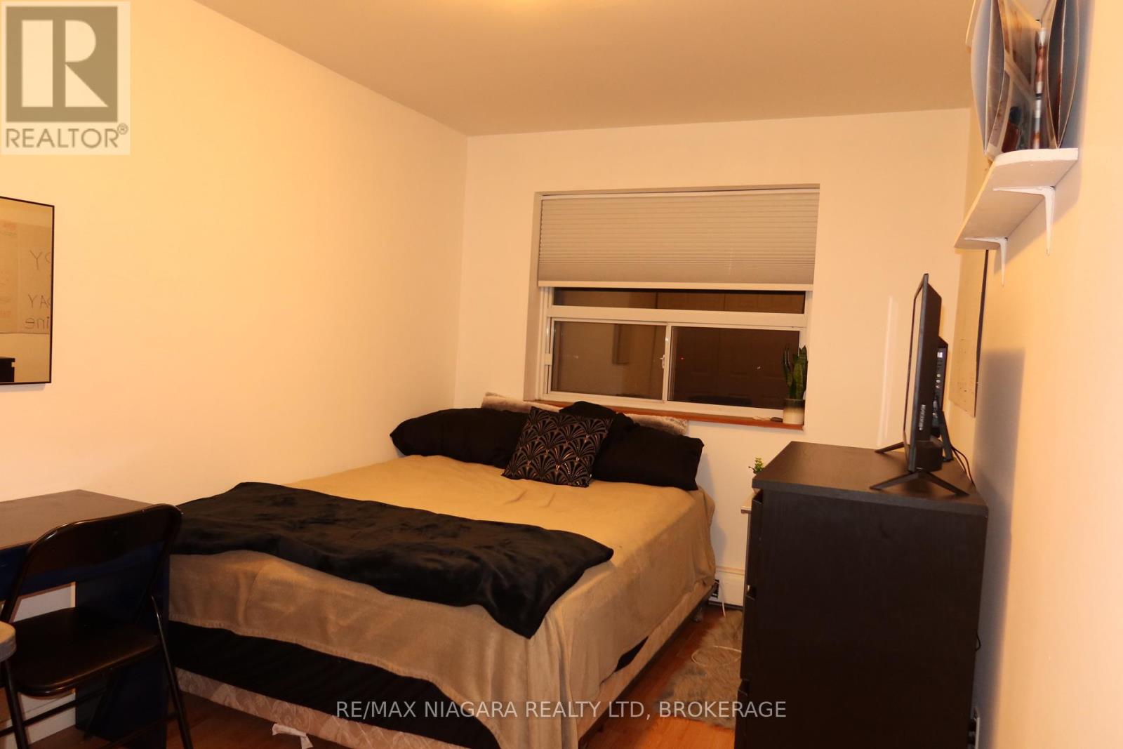 201 - 242 Oakdale Avenue, St. Catharines (Oakdale), Ontario  L2P 3K5 - Photo 9 - X12654266