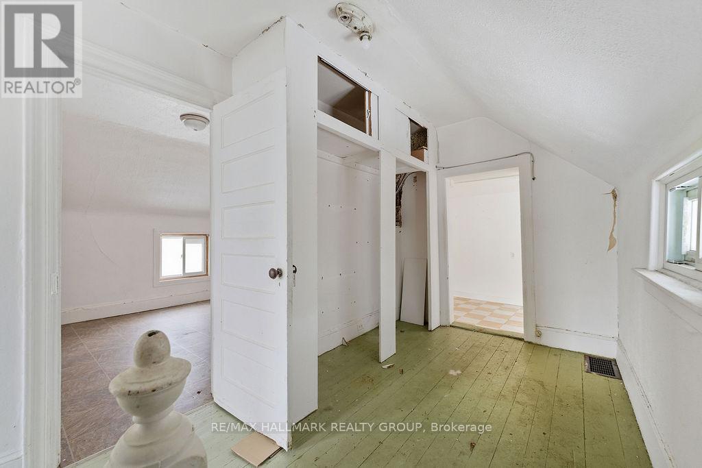 100 Barrette Street, Ottawa, Ontario  K1L 8A3 - Photo 17 - X12669746