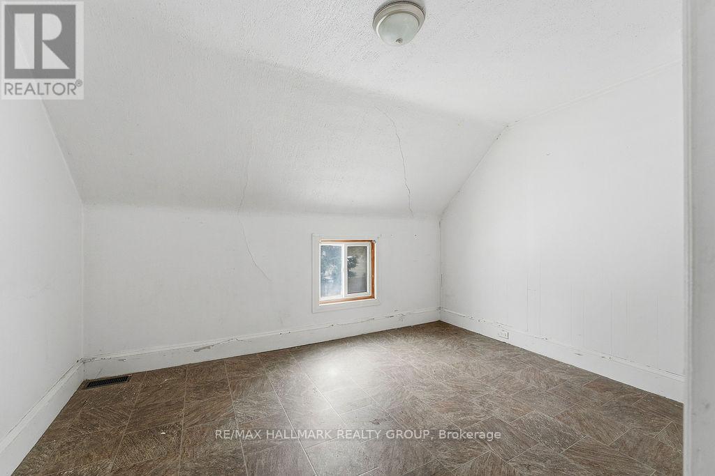 100 Barrette Street, Ottawa, Ontario  K1L 8A3 - Photo 23 - X12669746