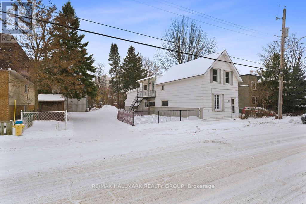 100 Barrette Street, Ottawa, Ontario  K1L 8A3 - Photo 4 - X12669746