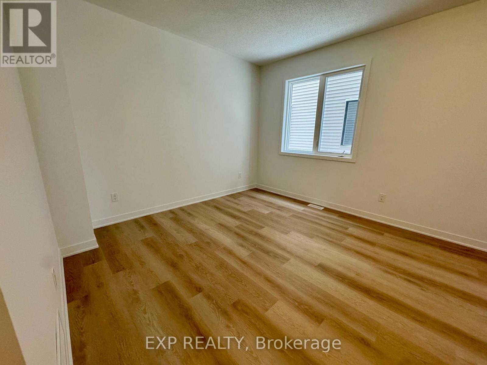 607 Bee Pollen Way, Ottawa, Ontario  K2W 0N9 - Photo 5 - X12669832