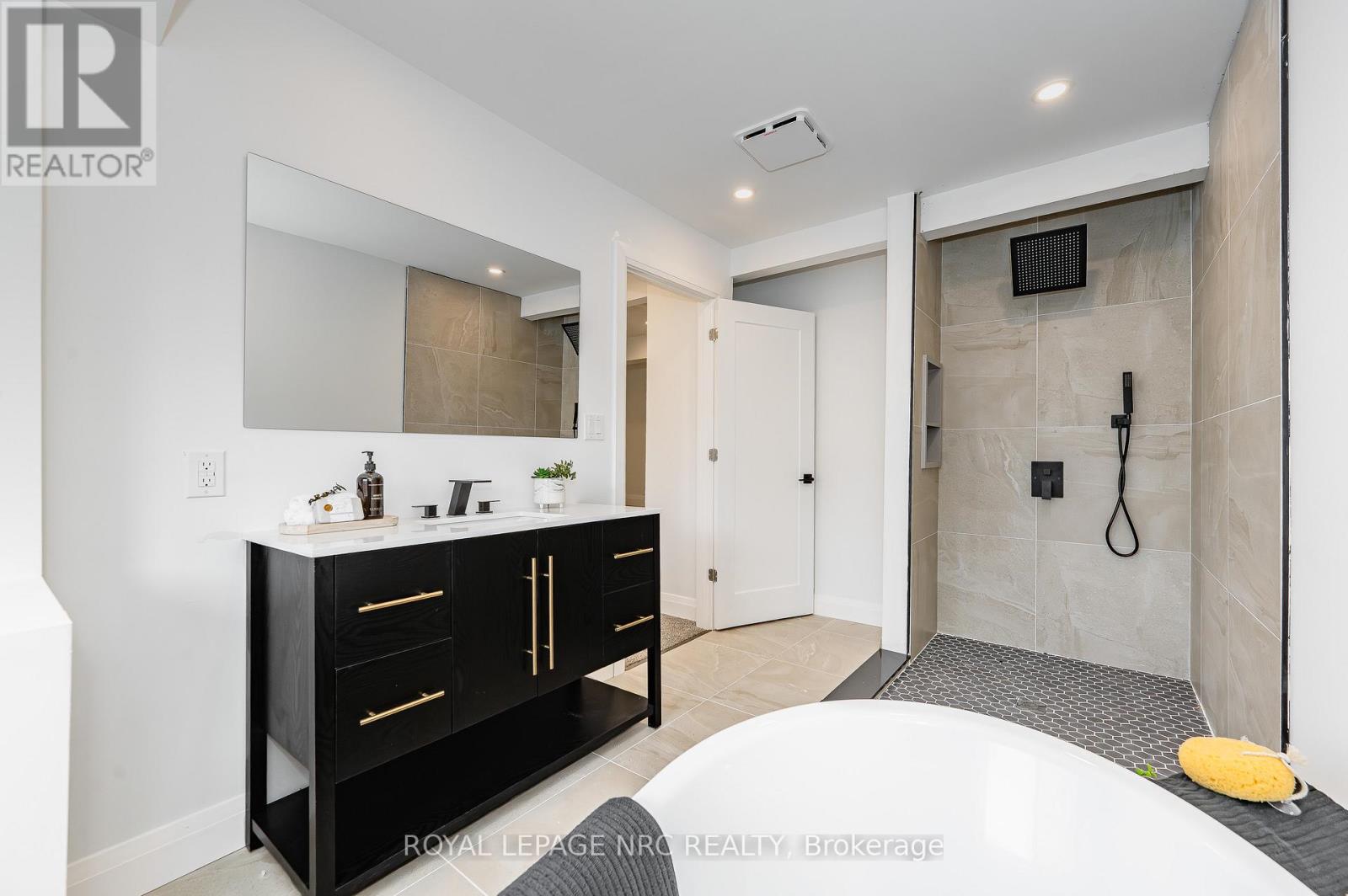 87 Lafayette Drive, St. Catharines, Ontario  L2N 6C5 - Photo 19 - X12669714