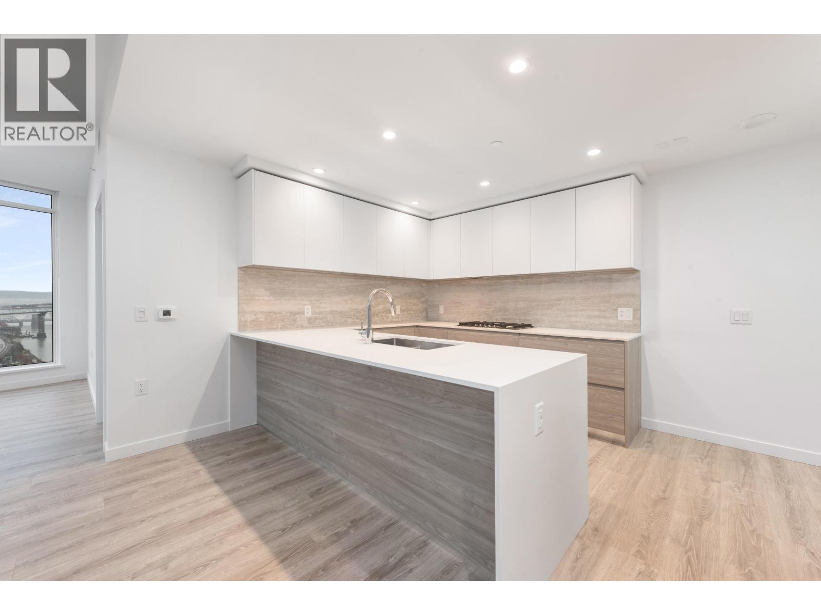 1703 660 Quayside Drive, New Westminster, British Columbia V3M 0P1 - Photo 3 - R3076560