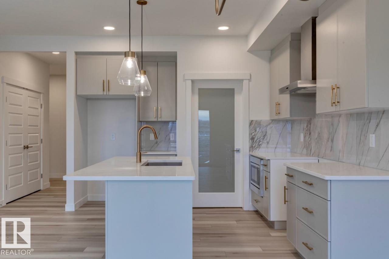 923 18 Av Nw, Edmonton, Alberta  T6T 2X3 - Photo 11 - E4469196