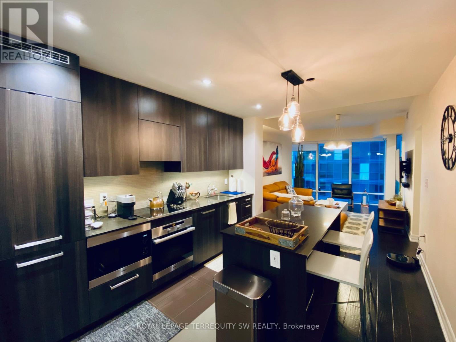 2012 - 8 The Esplanade, Toronto, Ontario  M5E 0A6 - Photo 13 - C12669710