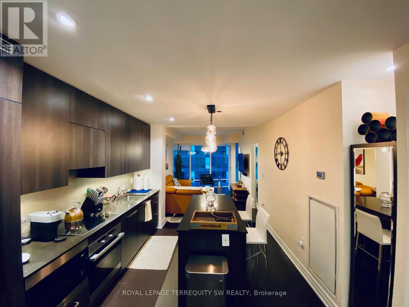 2012 - 8 The Esplanade, Toronto, Ontario  M5E 0A6 - Photo 14 - C12669710