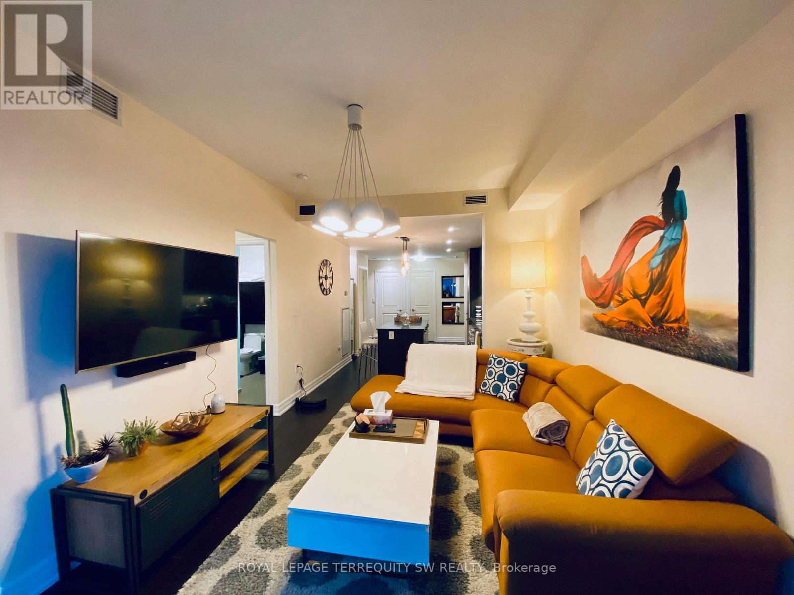 2012 - 8 The Esplanade, Toronto, Ontario  M5E 0A6 - Photo 15 - C12669710