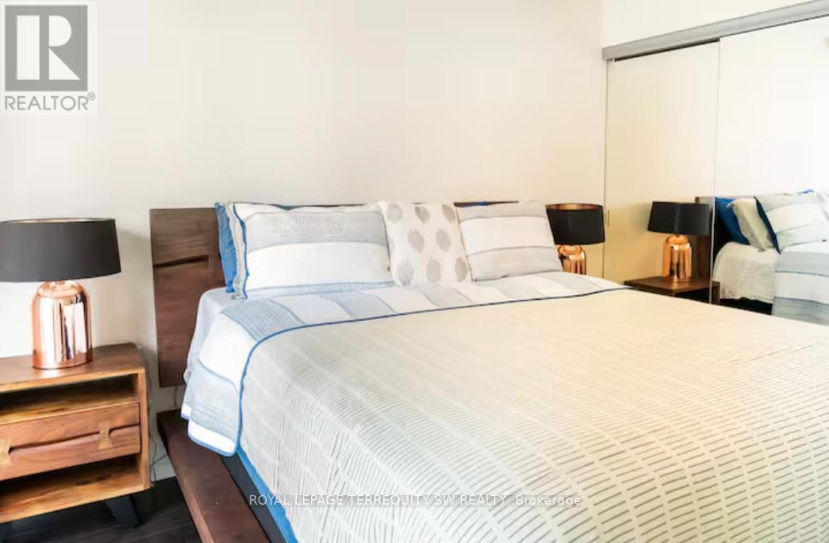 2012 - 8 The Esplanade, Toronto, Ontario  M5E 0A6 - Photo 16 - C12669710