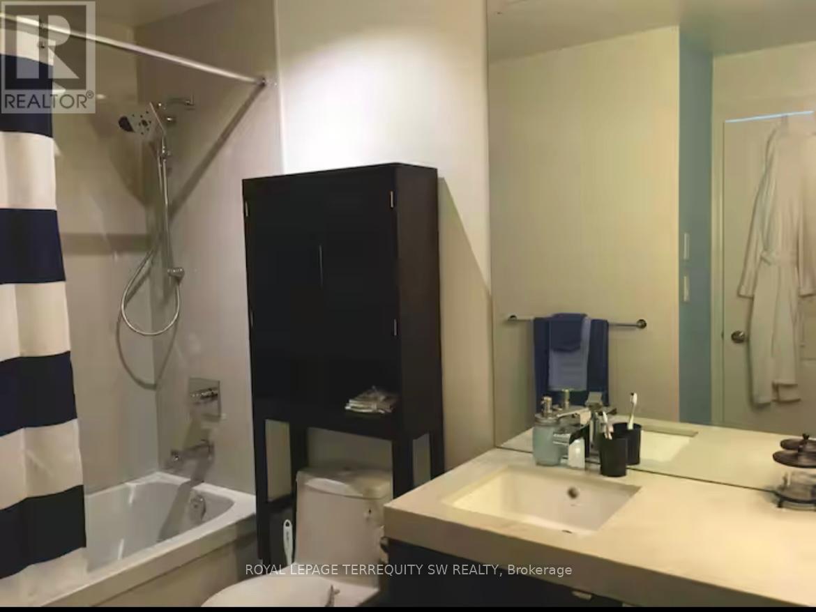 2012 - 8 The Esplanade, Toronto, Ontario  M5E 0A6 - Photo 18 - C12669710