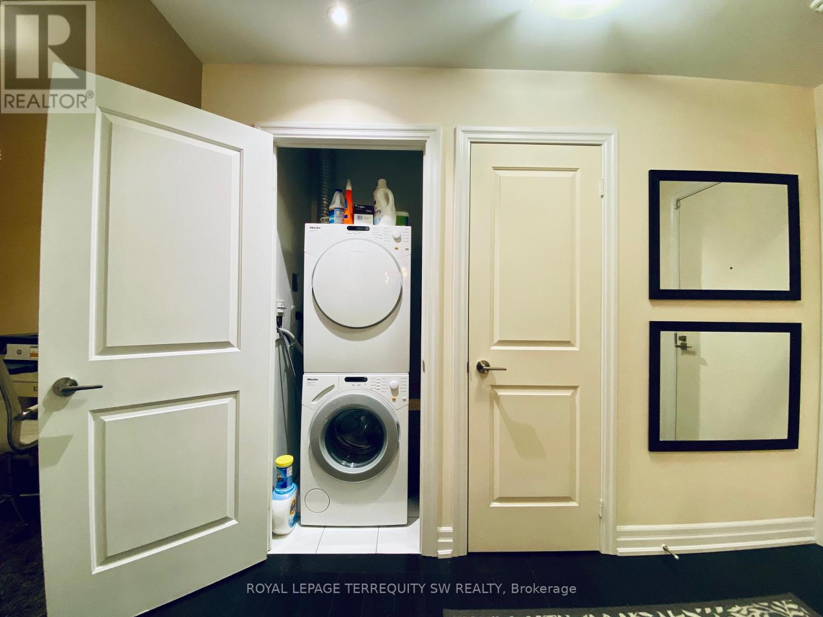 2012 - 8 The Esplanade, Toronto, Ontario  M5E 0A6 - Photo 20 - C12669710