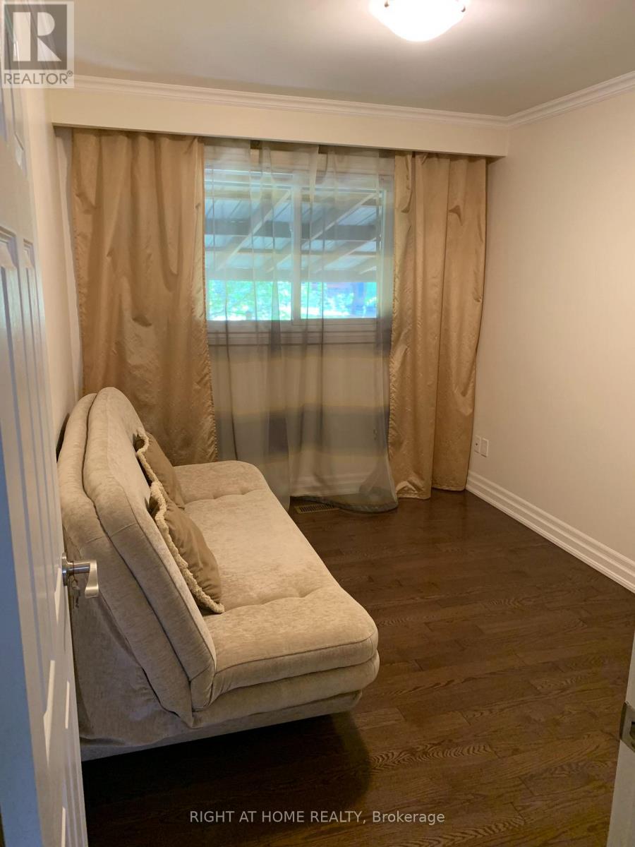 66 Dewlane Drive, Toronto, Ontario  M2R 2P8 - Photo 10 - C12669786