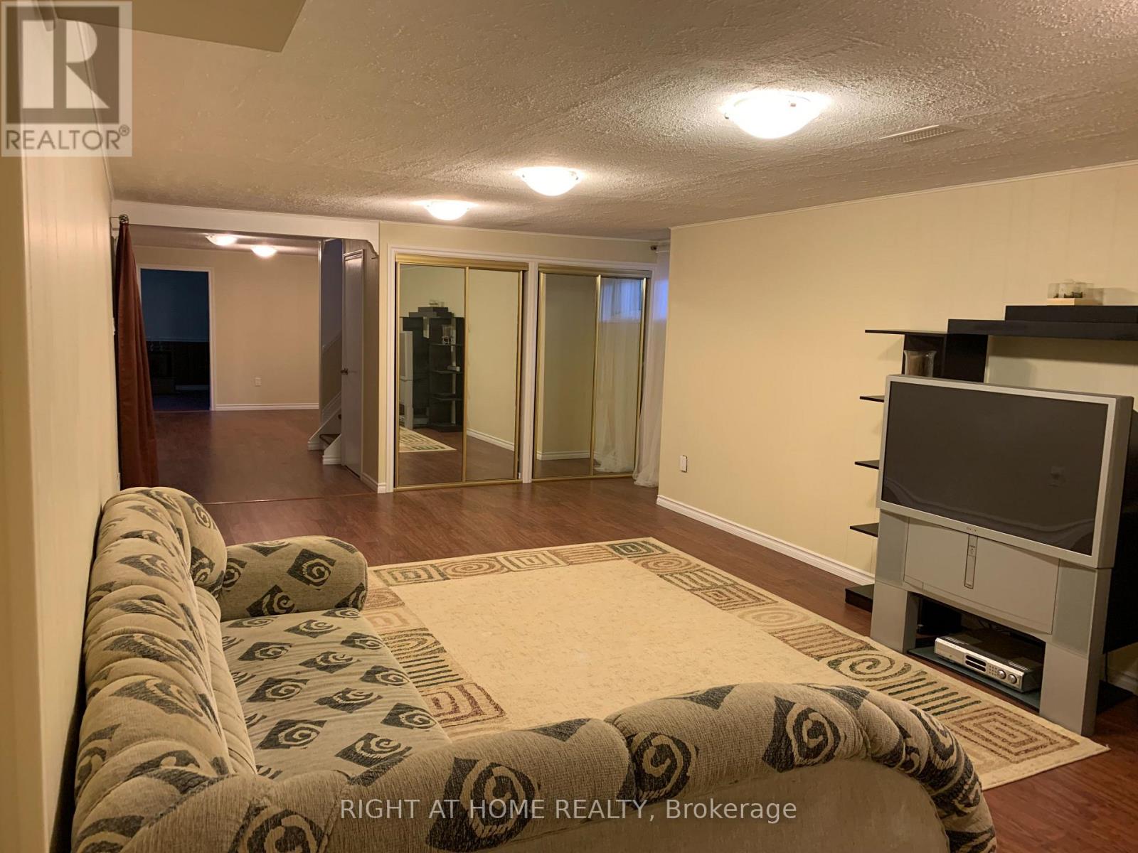 66 Dewlane Drive, Toronto, Ontario  M2R 2P8 - Photo 14 - C12669786