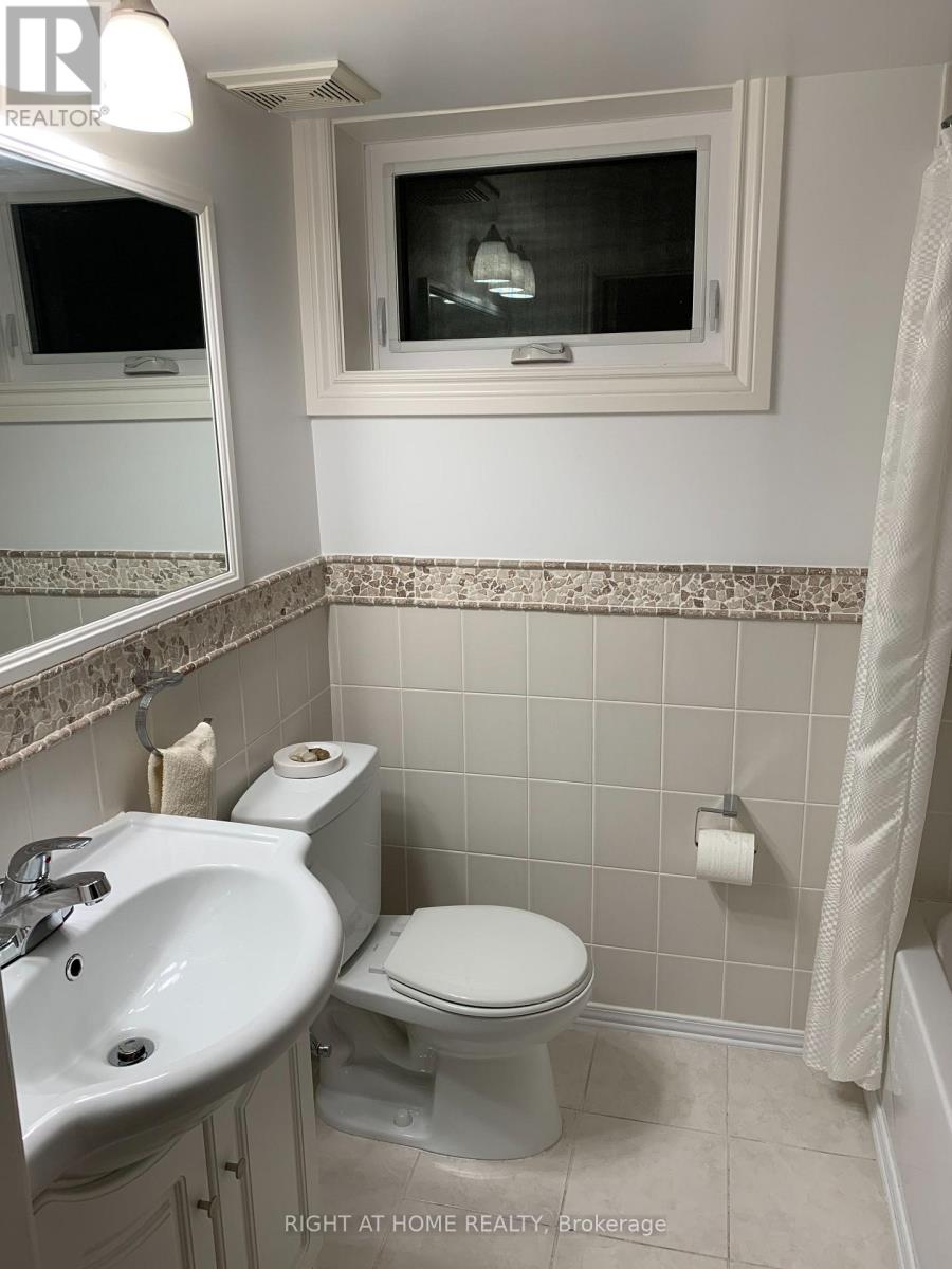 66 Dewlane Drive, Toronto, Ontario  M2R 2P8 - Photo 19 - C12669786