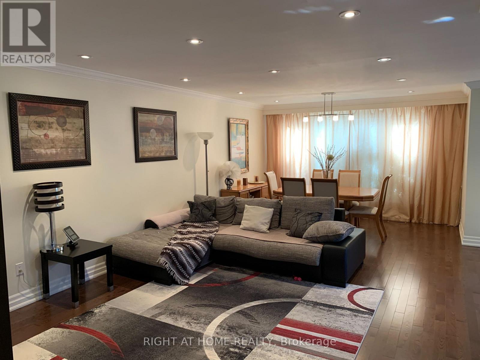 66 Dewlane Drive, Toronto, Ontario  M2R 2P8 - Photo 3 - C12669786