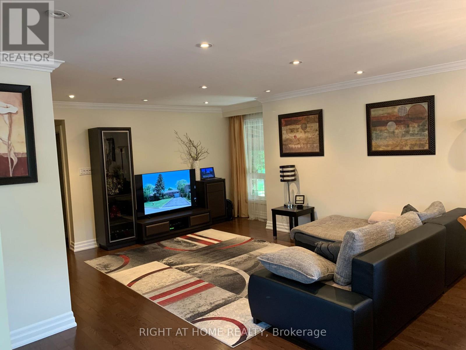 66 Dewlane Drive, Toronto, Ontario  M2R 2P8 - Photo 4 - C12669786