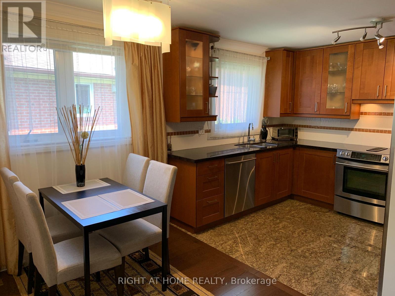 66 Dewlane Drive, Toronto, Ontario  M2R 2P8 - Photo 5 - C12669786