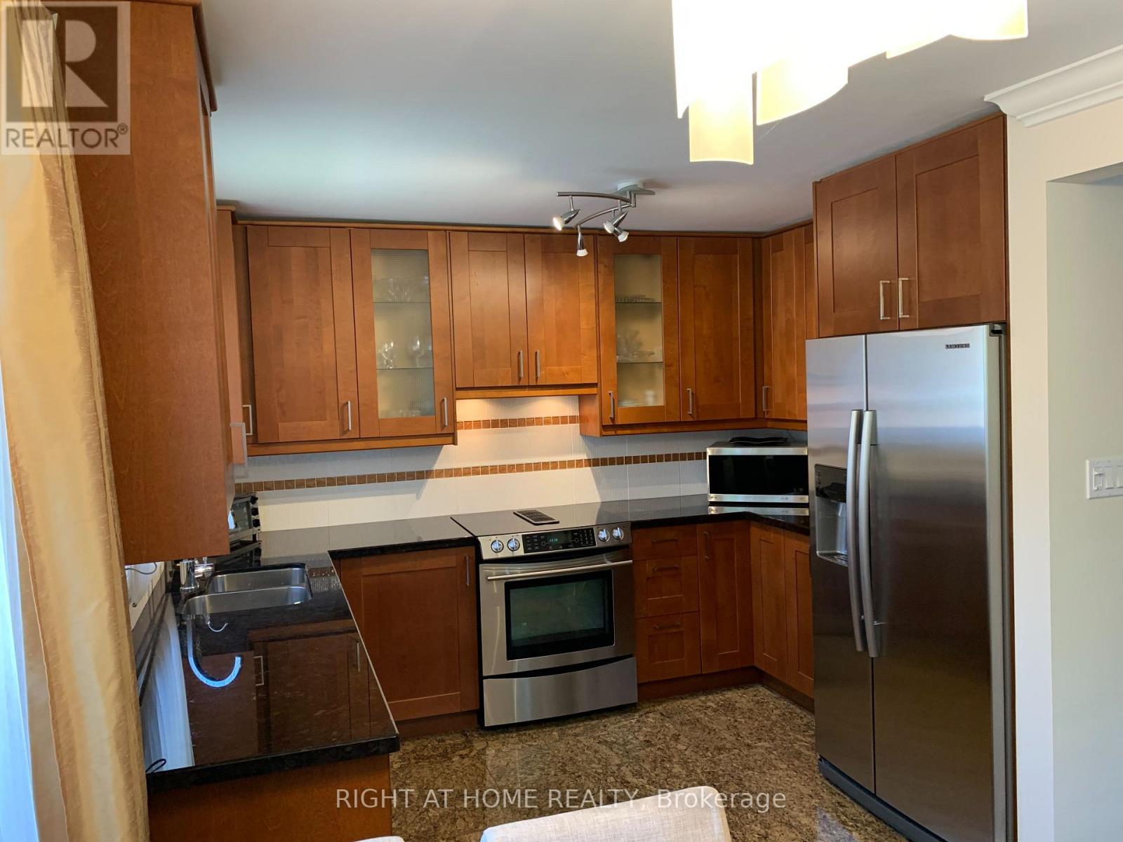 66 Dewlane Drive, Toronto, Ontario  M2R 2P8 - Photo 6 - C12669786