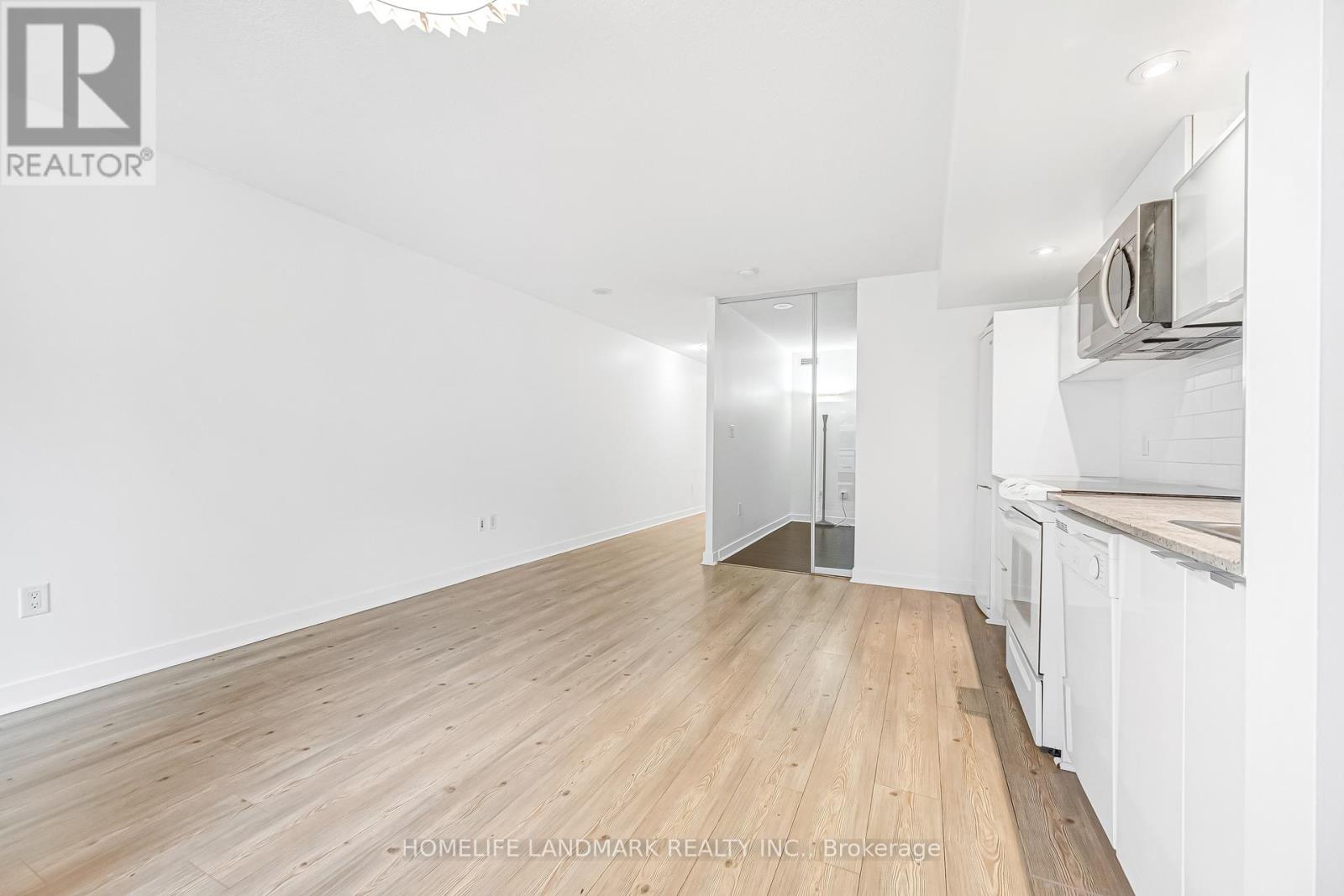 Unit 811 - 4k Spadina Avenue, Toronto, Ontario  M5V 3Y9 - Photo 10 - C12669870