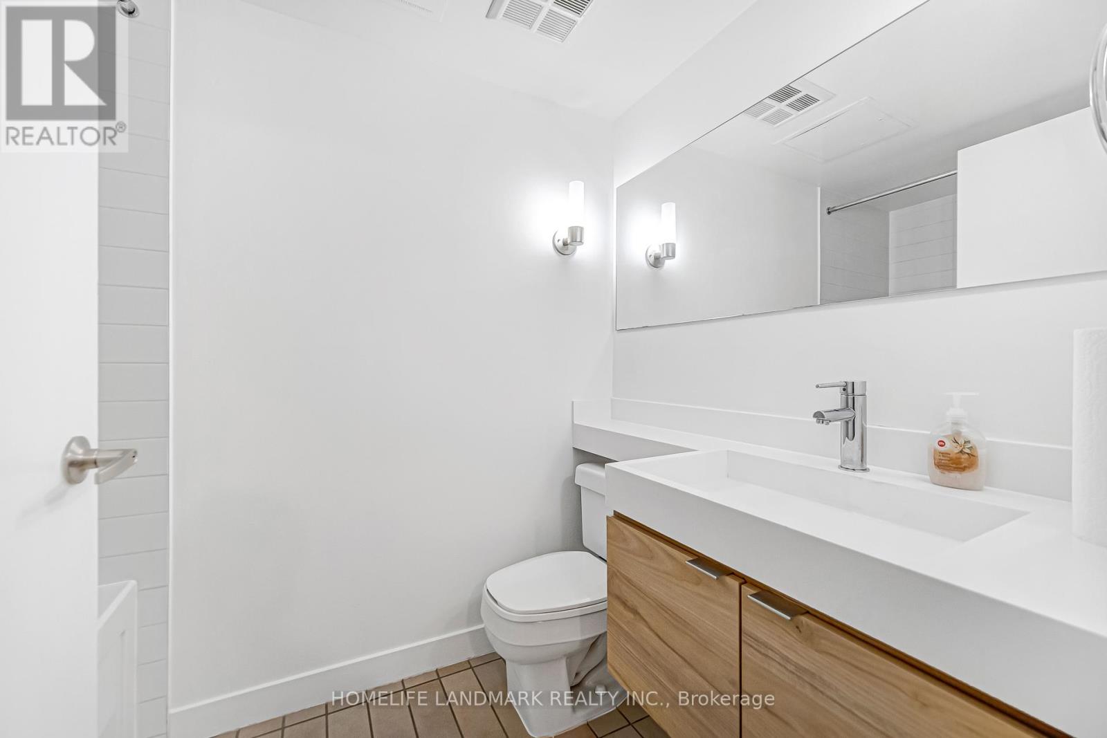 Unit 811 - 4k Spadina Avenue, Toronto, Ontario  M5V 3Y9 - Photo 11 - C12669870