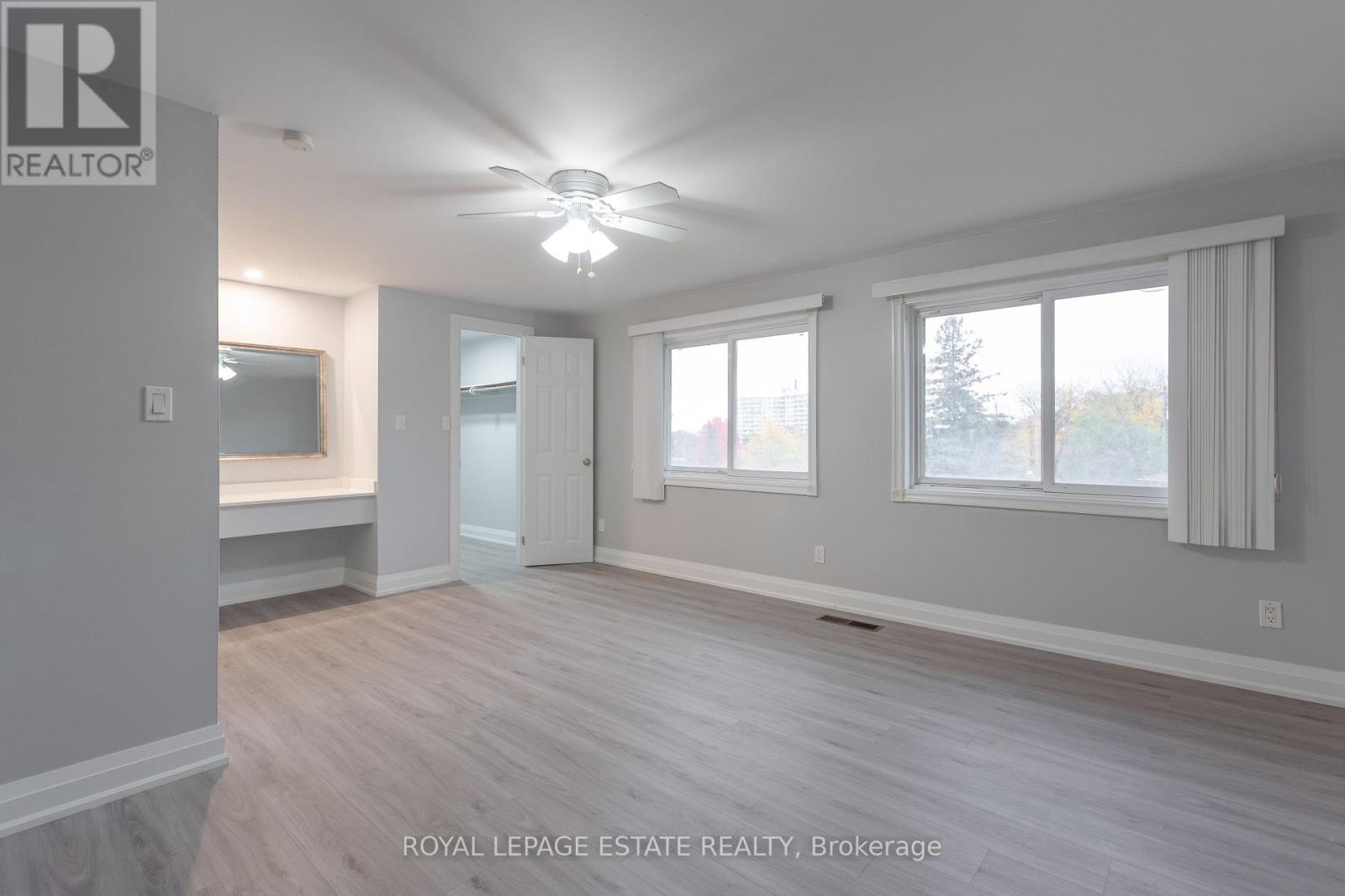 1040 Victoria Park Avenue, Toronto, Ontario  M4B 2K1 - Photo 13 - E12669778