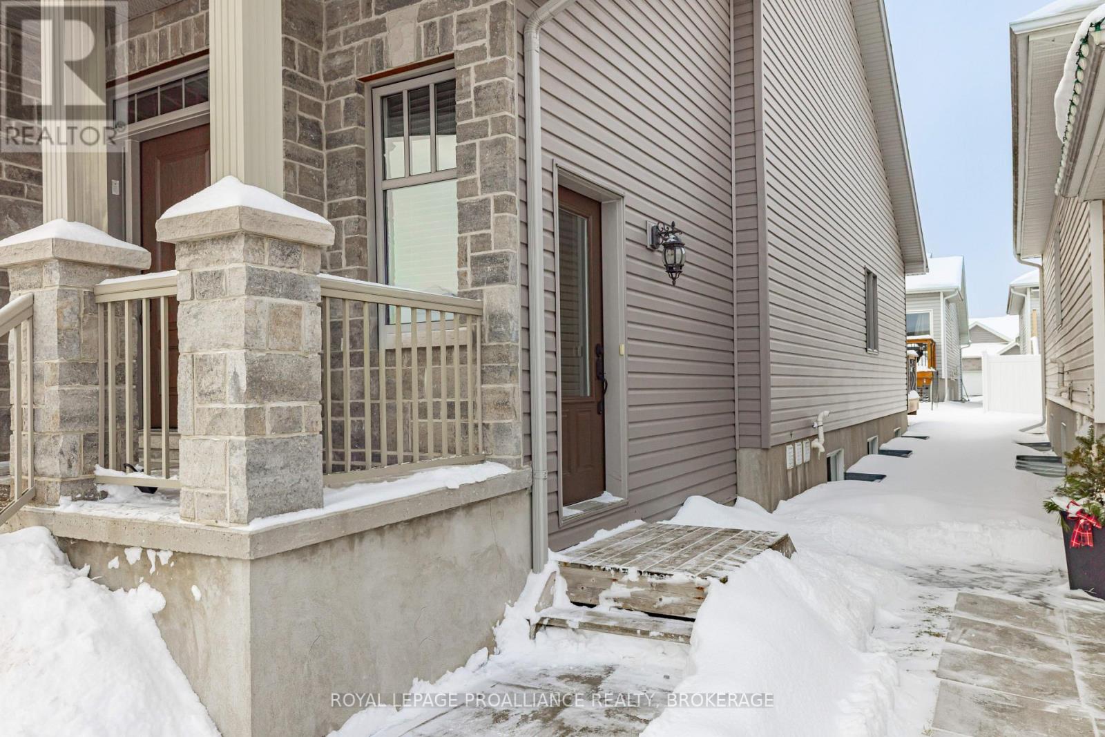 831 Augusta Drive, Kingston, Ontario  K7P 0E3 - Photo 3 - X12669642