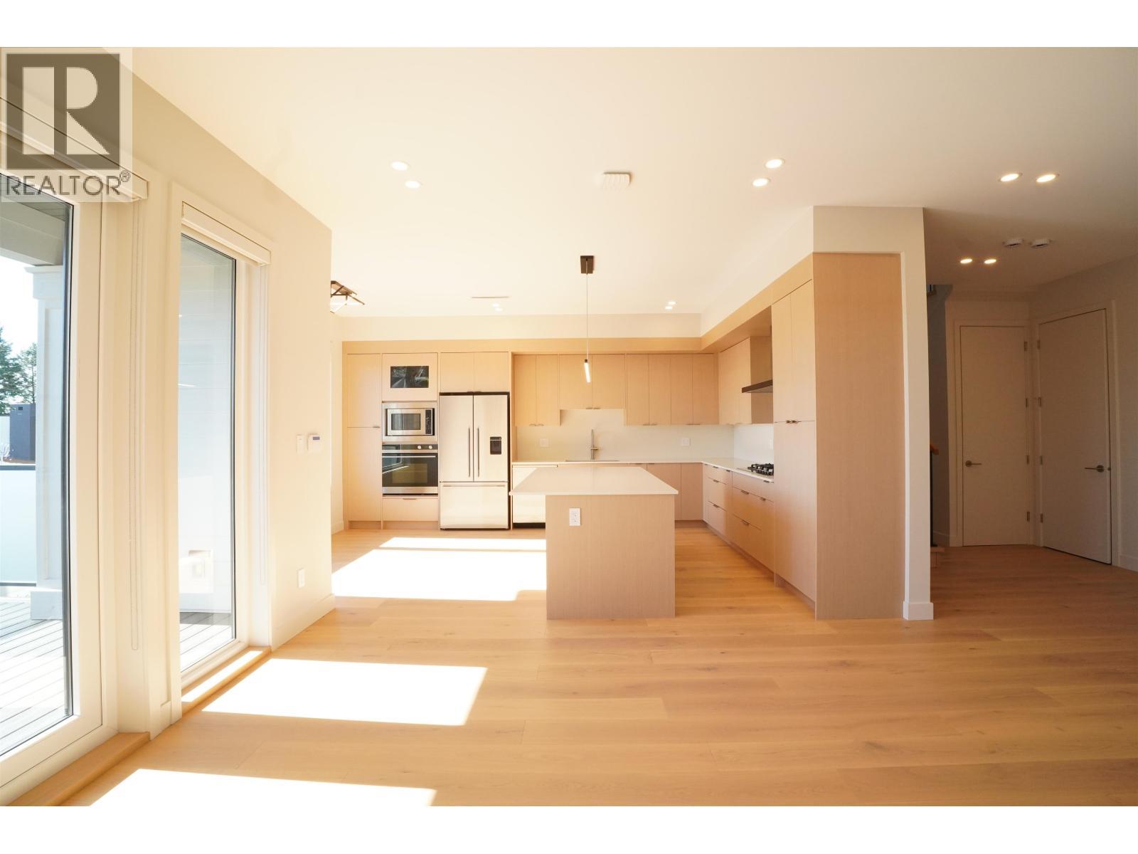 6252 Kitchener Street, Burnaby, British Columbia  V5B 2J4 - Photo 4 - R3061153