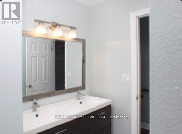 Upper - 48 Kincaid Court, Brampton, Ontario  L6Z 1E4 - Photo 9 - W12669716