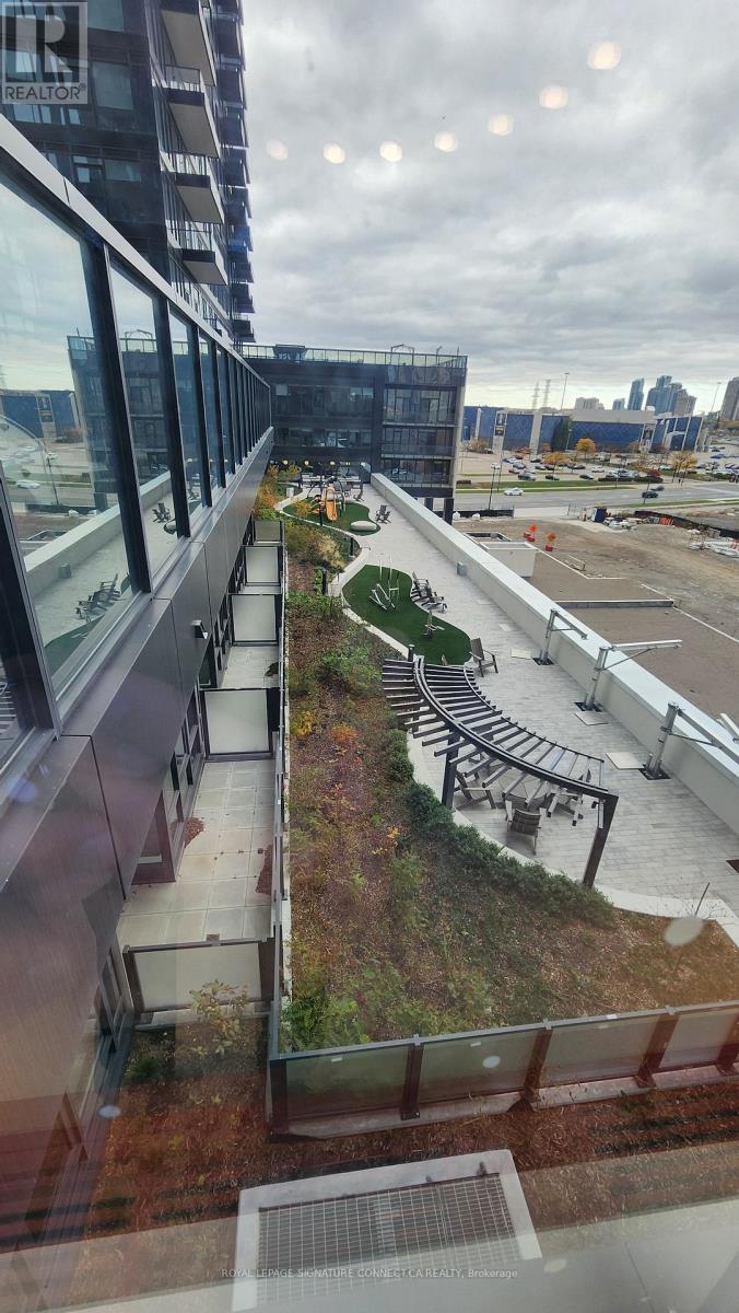 1009 - 395 Square One Drive, Mississauga, Ontario  L5B 0C6 - Photo 16 - W12669718