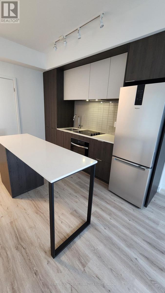 1009 - 395 Square One Drive, Mississauga, Ontario  L5B 0C6 - Photo 5 - W12669718