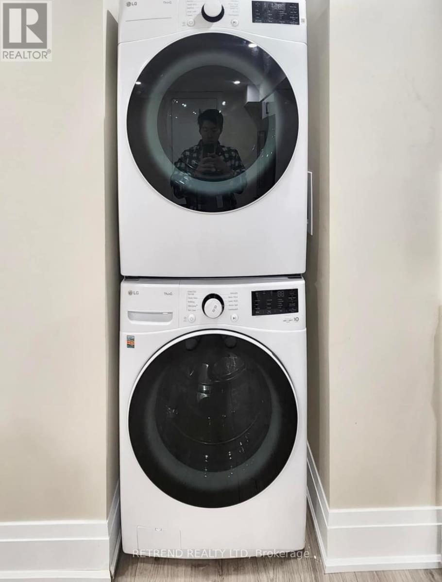 24 Howbert Drive, Toronto, Ontario  M9N 3L2 - Photo 5 - W12669752