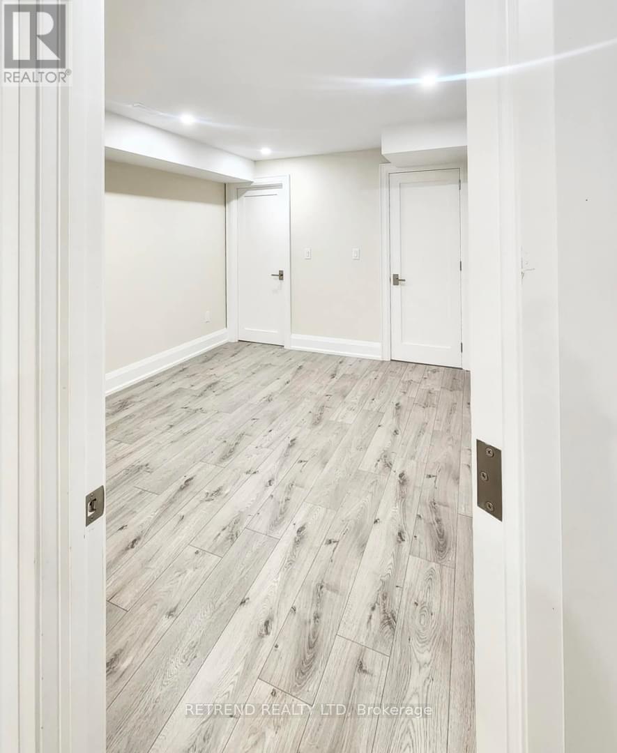 24 Howbert Drive, Toronto, Ontario  M9N 3L2 - Photo 9 - W12669752