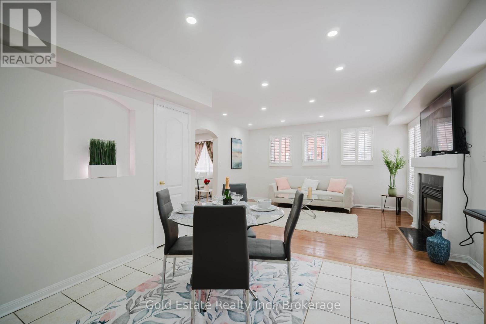 1627 Samuelson Circle, Mississauga, Ontario  L5N 7Z8 - Photo 15 - W12669756