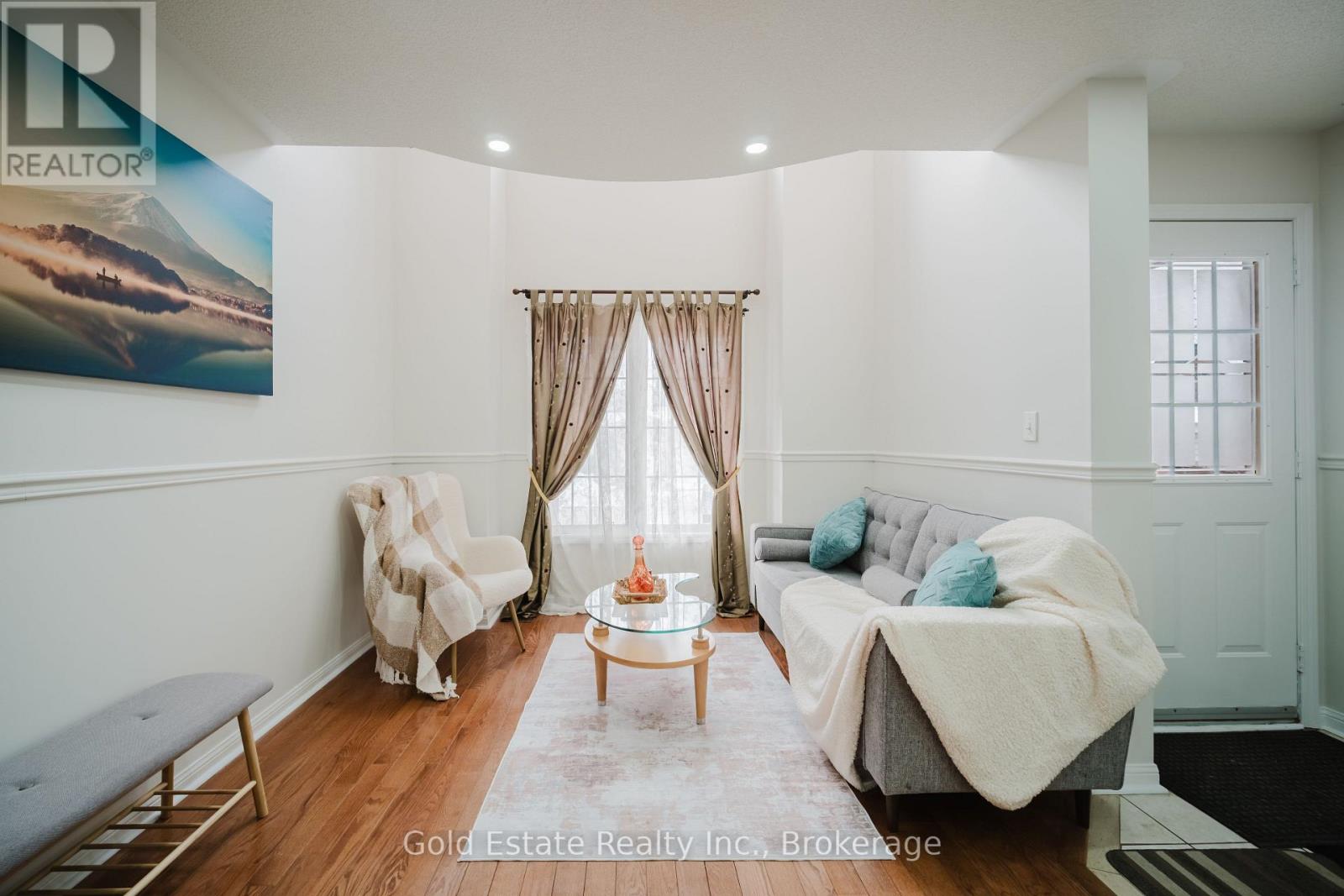 1627 Samuelson Circle, Mississauga, Ontario  L5N 7Z8 - Photo 5 - W12669756