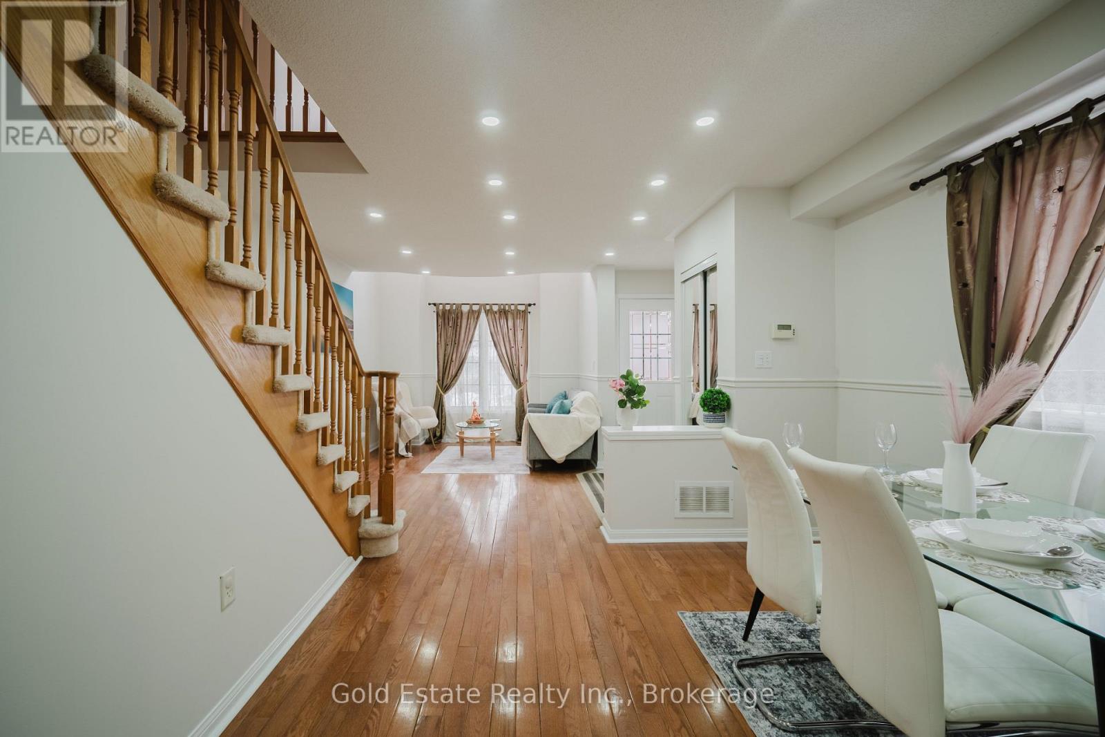 1627 Samuelson Circle, Mississauga, Ontario  L5N 7Z8 - Photo 7 - W12669756