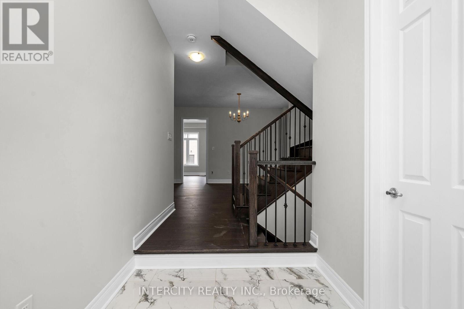 20 Kessler Drive, Brampton, Ontario  L6R 4G2 - Photo 3 - W12669772