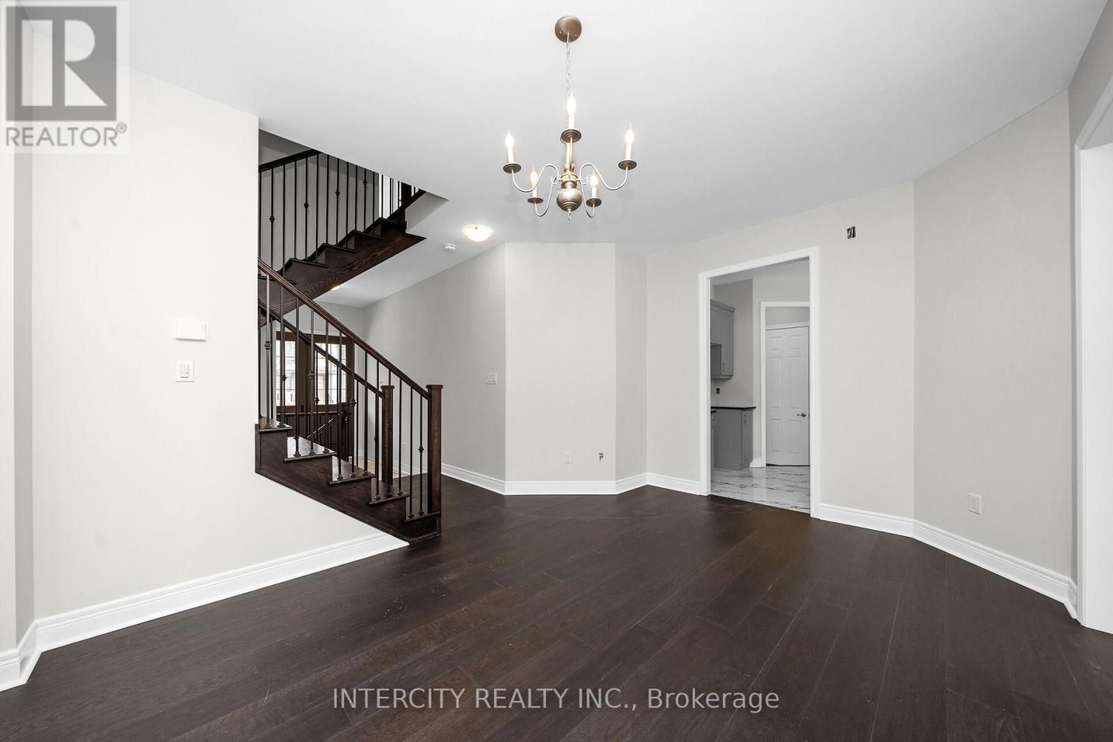 20 Kessler Drive, Brampton, Ontario  L6R 4G2 - Photo 5 - W12669772