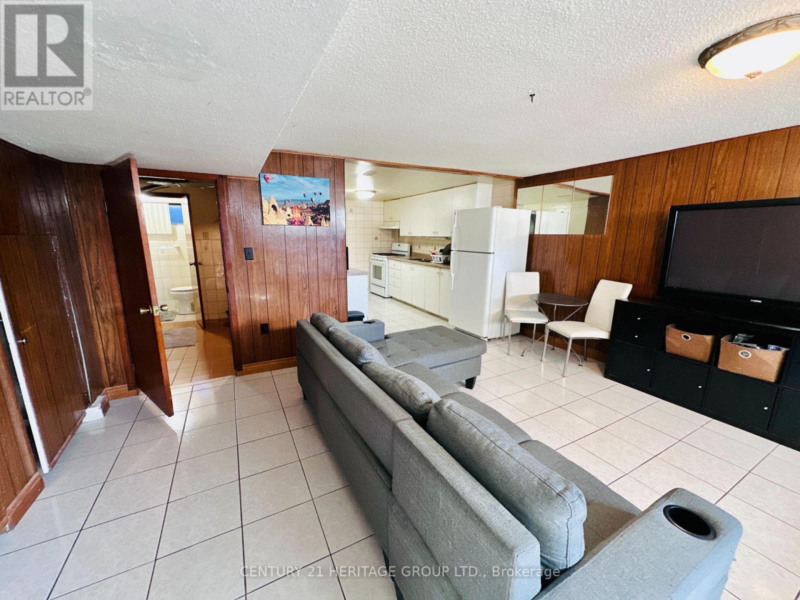 Basement - 29 Peterdale Road, Toronto, Ontario  M3L 1T8 - Photo 5 - W12669788