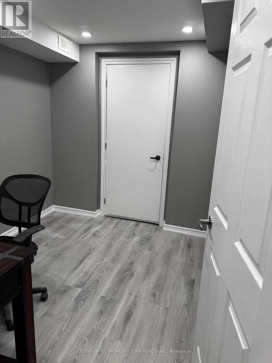 148 Skyharbour Drive, Brampton, Ontario  L6Y 0C1 - Photo 2 - W12669804