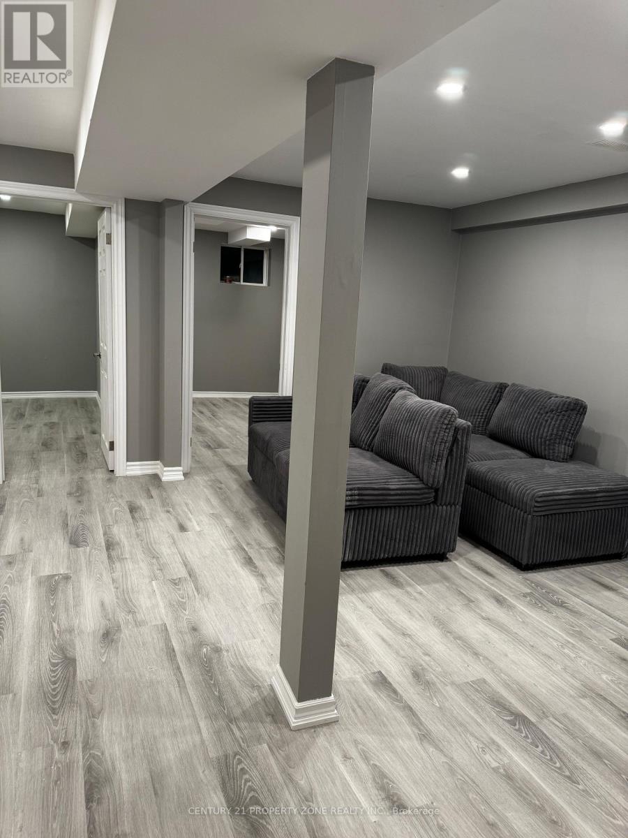 148 Skyharbour Drive, Brampton, Ontario  L6Y 0C1 - Photo 3 - W12669804