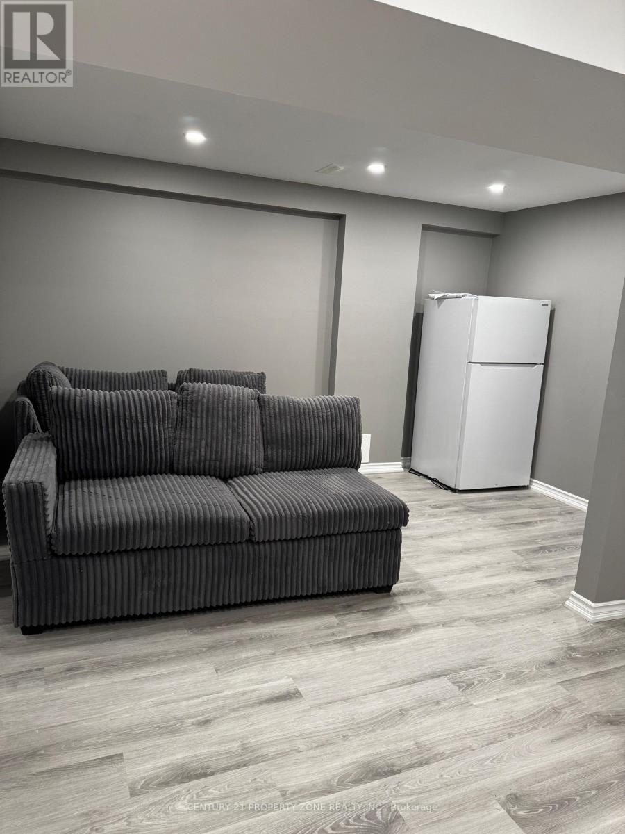 148 Skyharbour Drive, Brampton, Ontario  L6Y 0C1 - Photo 5 - W12669804