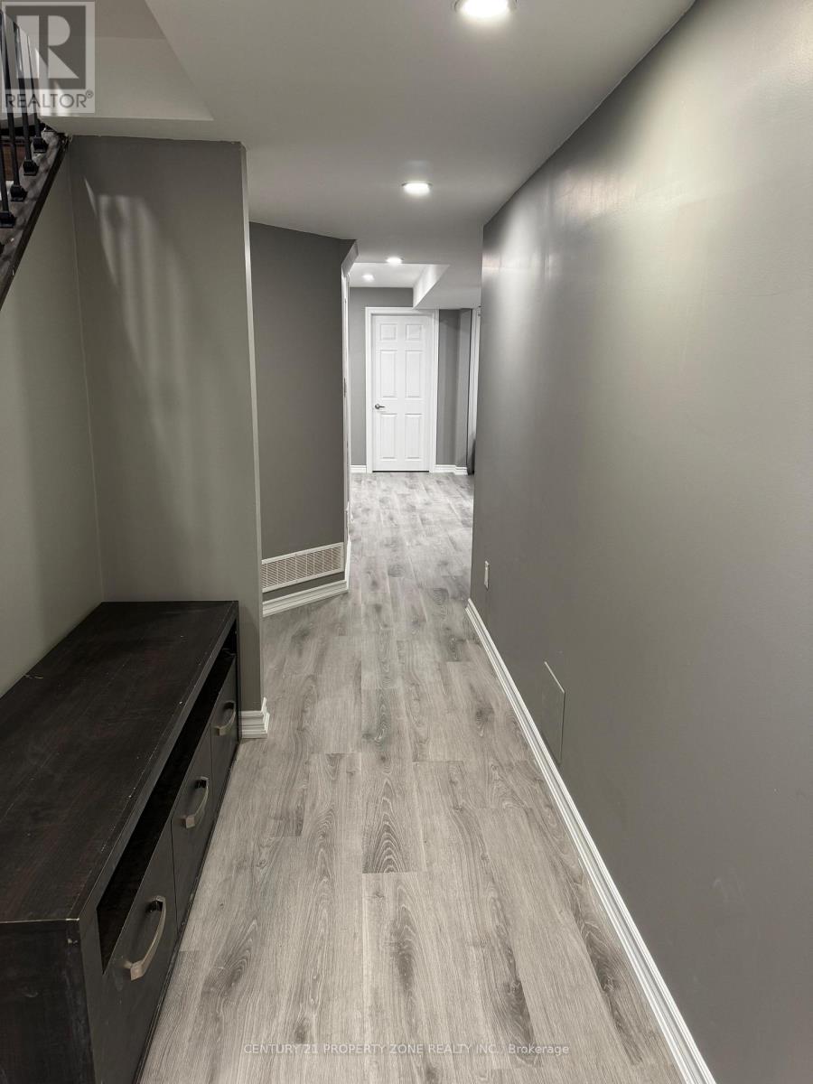 148 Skyharbour Drive, Brampton, Ontario  L6Y 0C1 - Photo 8 - W12669804